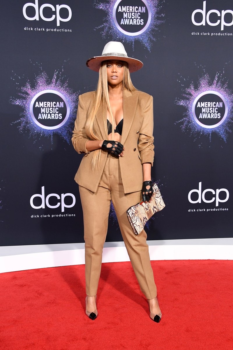 The Bauble Life Fashion Red Carpet  The American Music Awards 2019