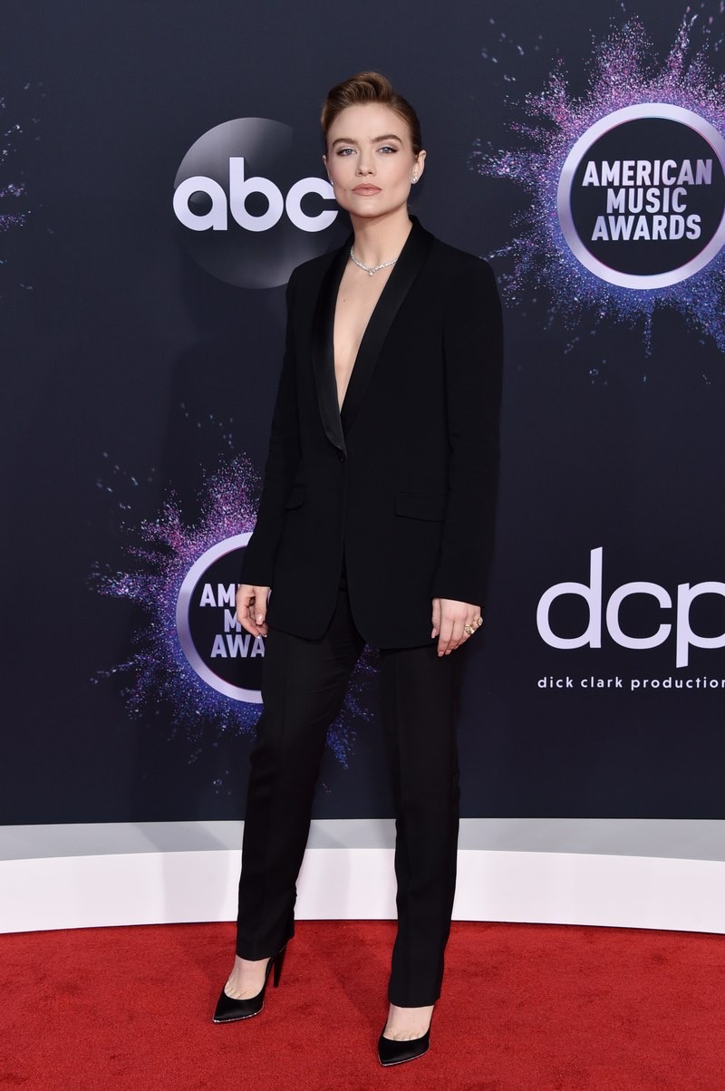 The Bauble Life Fashion Red Carpet  The American Music Awards 2019